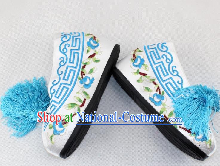 Chinese Traditional Beijing Opera White Blood Stained Shoes Ancient Handmade Princess Embroidered Shoes for Women