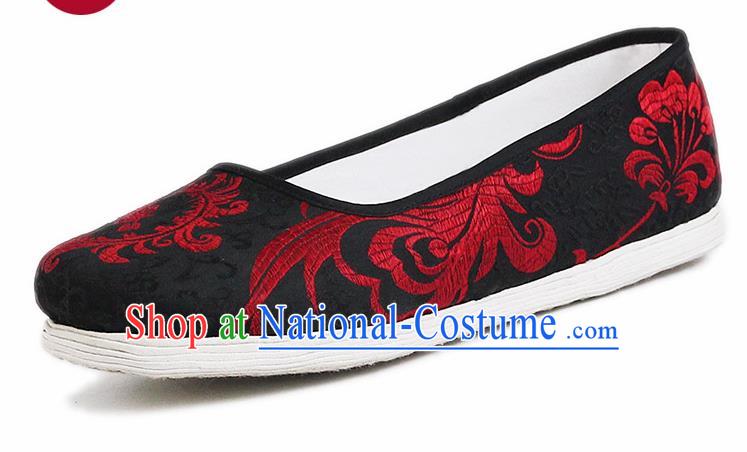 Chinese National Handmade Cloth Shoes Traditional Shoes Embroidered Black Satin Shoes for Women