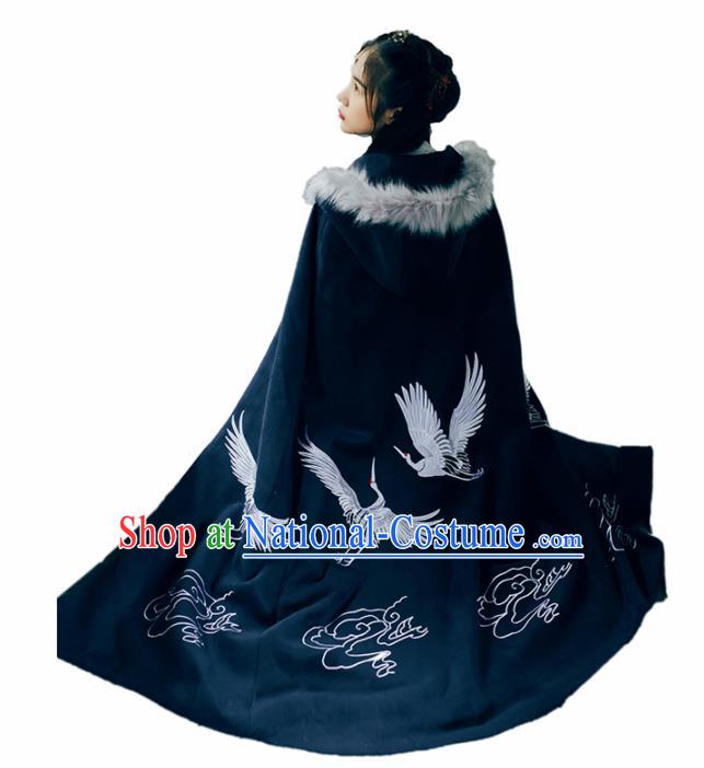 Chinese Traditional Costume Ancient Ming Dynasty Princess Embroidered Crane Cloak for Women