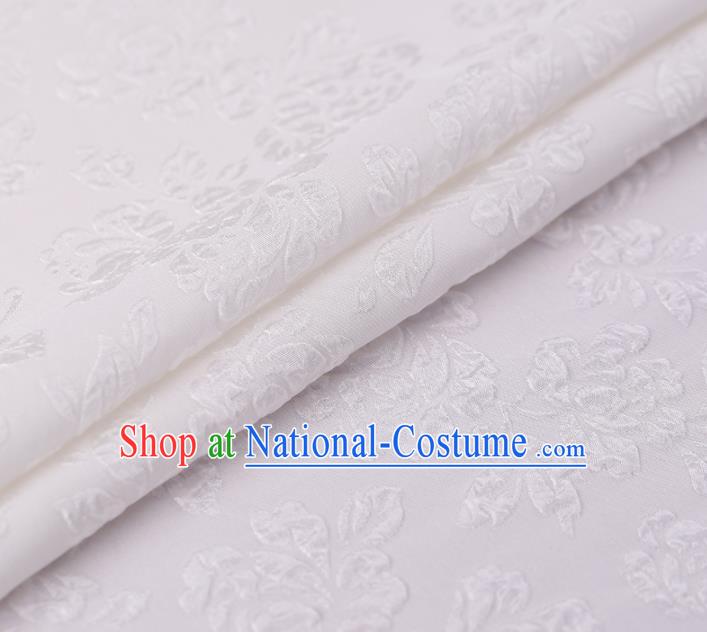 Chinese Traditional White Gambiered Guangdong Gauze Satin Plain Classical Pattern Cheongsam Silk Drapery