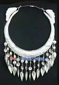 Chinese Traditional Miao Nationality Jewelry Accessories Ethnic Sliver Necklace for Women