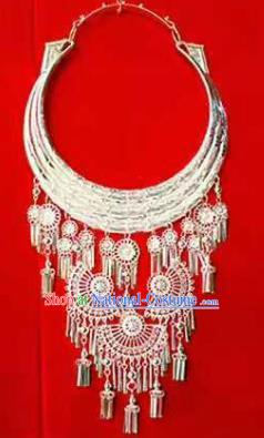 Chinese Traditional Miao Nationality Sliver Necklace Ethnic Wedding Jewelry Accessories for Women