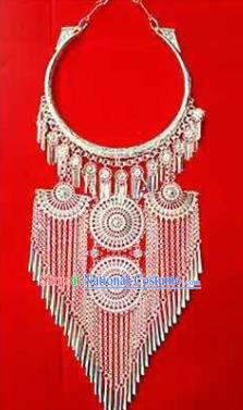 Chinese Traditional Dong Nationality Sliver Necklace Ethnic Wedding Jewelry Accessories for Women