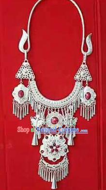 Chinese Traditional Dong Nationality Sliver Red Necklace Ethnic Wedding Jewelry Accessories for Women