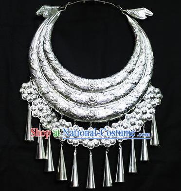 Chinese Traditional Miao Nationality Wedding Jewelry Accessories Hmong Carving Sliver Necklace for Women