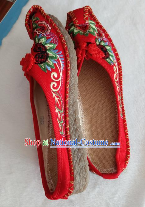 Chinese Traditional Handmade Embroidered Shoes Red Cloth Shoes for Women