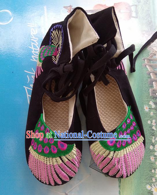 Chinese Traditional Handmade Embroidered Shoes Black Cloth Shoes for Women