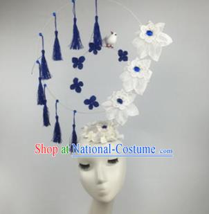 Chinese Traditional Catwalks White Flowers Headdress Palace Exaggerated Hair Accessories for Women