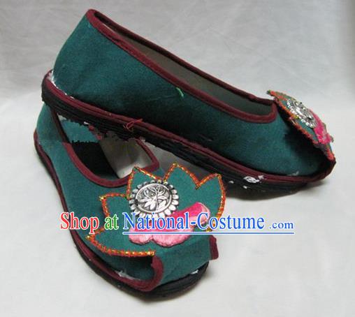 Asian Chinese Traditional Hanfu Shoes Green Lotus Canvas Shoes Embroidered Shoes for Women