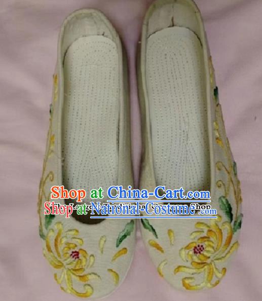 Chinese Traditional Hanfu Shoes Embroidered Chrysanthemum Shoes Handmade Cloth Shoes for Women