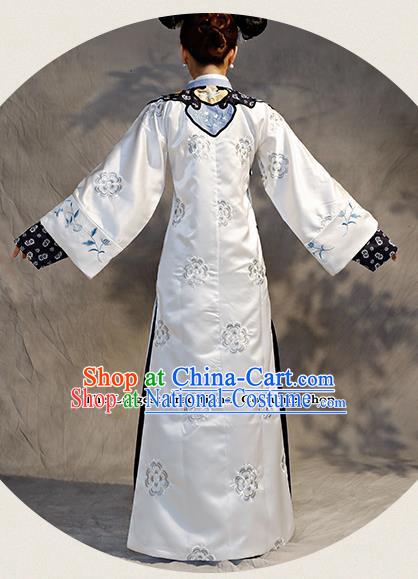 Chinese Ancient Drama Qing Dynasty Manchu Imperial Consort Embroidered Costumes for Women