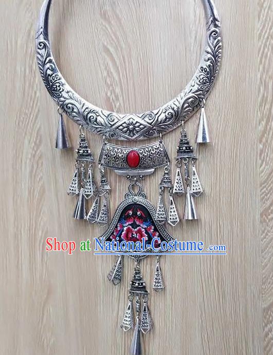 Chinese Traditional Minority Embroidered Black Carving Necklace Ethnic Folk Dance Accessories for Women