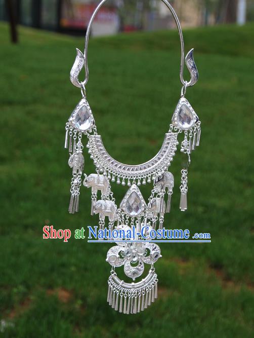 Chinese Traditional Miao Minority White Flowers Crystal Necklace Ethnic Accessories for Women