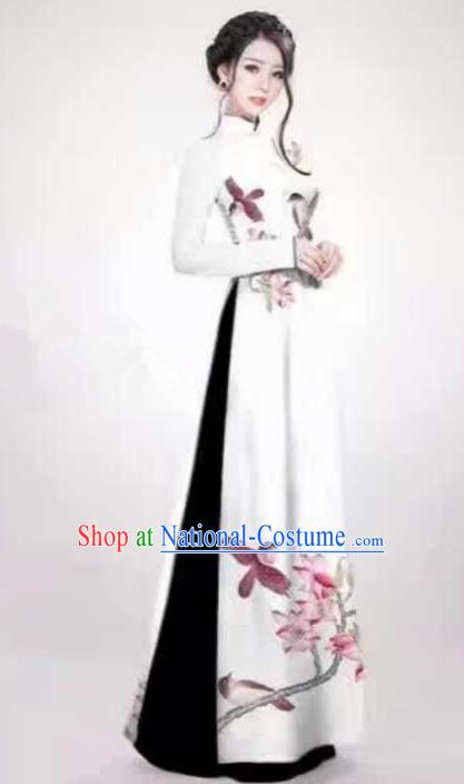 Asian Vietnam Palace Costume Vietnamese Trational Dress Painting Flowers White Ao Dai Cheongsam Clothing for Women