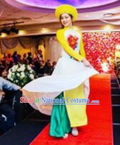 Asian Vietnam Costume Vietnamese Bride Trational Stage Performance Yellow Ao Dai Cheongsam Dress for Women