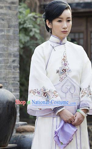 Traditional Chinese Late Qing Dynasty Young Mistress Embroidered Costume Xiuhe Suits for Women