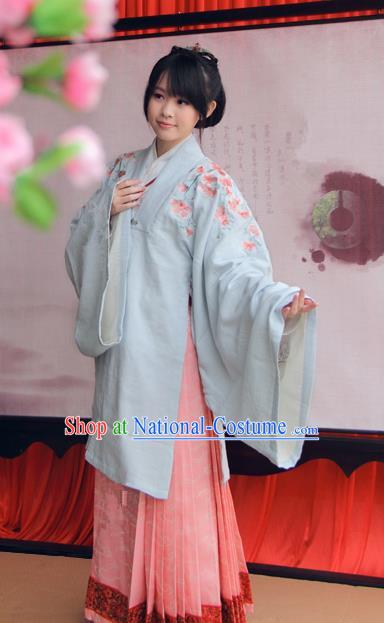 Asian China Ancient Princess Costume Chinese Ming Dynasty Palace Lady Embroidered Clothing for Women