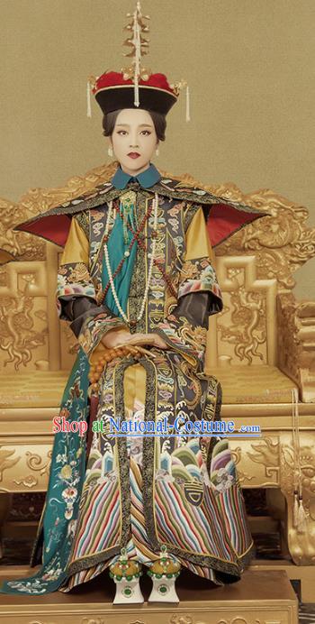 Chinese Traditional Qing Dynasty Empress Costume, Ancient Manchu Palace Queen Embroidered Clothing for Women