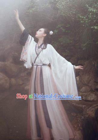 China Ancient Jin Dynasty Nobility Lady Costume Traditional Chinese Princess Dress Clothing for Women