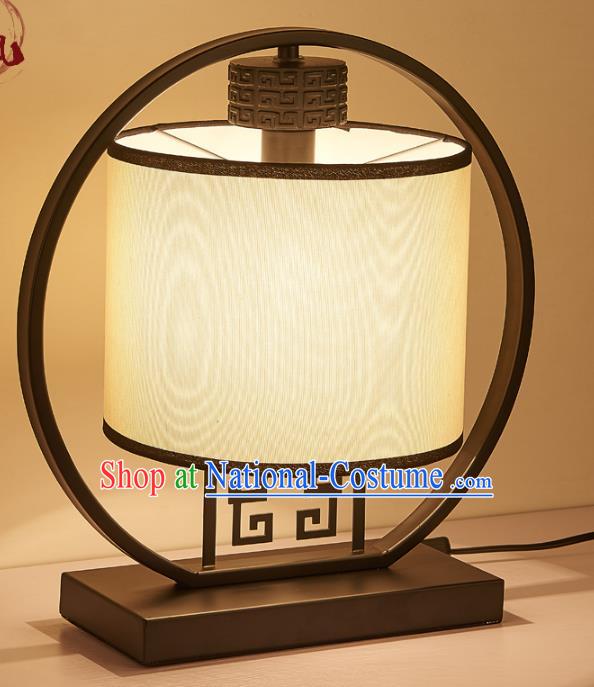 Traditional Chinese Palace Lanterns Handmade Iron Lantern Ancient Desk Lamp