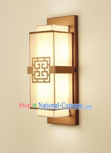 Traditional China Ancient Golden Wall Lanterns Handmade Iron Lantern Ancient Lamp