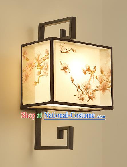 Traditional China Ancient Iron Lanterns Handmade Magnolia Wall Lantern Ancient Lamp