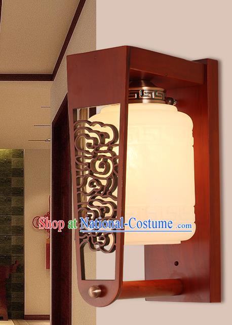 China Handmade Lanterns Wall Lantern Ancient Wood Carving Lanterns Traditional Lamp