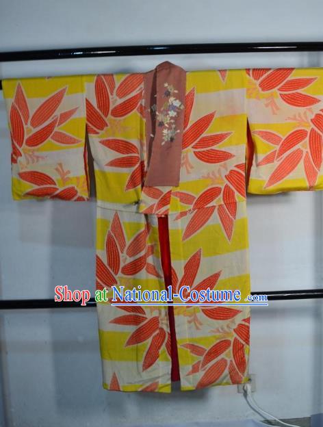 Japanese Traditional Male Yellow Yukata Robe Clothing Japan Samurai Haori Kimonos for Men