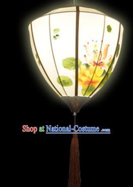 Traditional Chinese Ancient Palace Lantern Ceiling Lamp Hand Painting Lotus Lanern