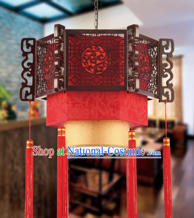 China Traditional Handmade New Year Lantern Palace Wood Hanging Lanterns Ceiling Lamp Ancient Lanern