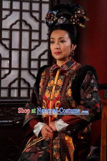 Ancient Chinese Qing Dynasty Manchu Empress Dowager Embroidered Historical Costume for Women