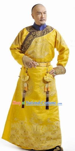 Chinese Qing Dynasty Emperor Kangxi Historical Costume Ancient Manchu Imperial Robe Clothing for Men