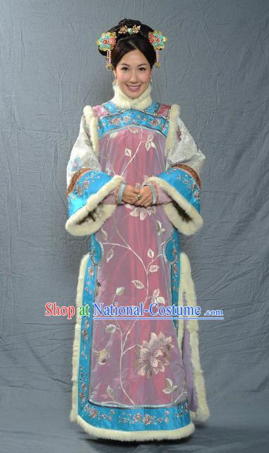 Chinese Qing Dynasty Manchu Imperial Consort of Kangxi Historical Costume Ancient Palace Lady Clothing for Women