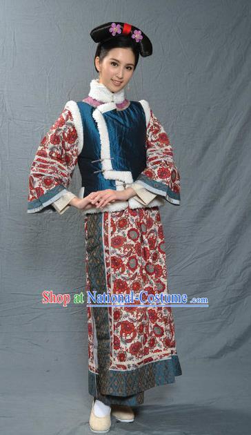 Chinese Qing Dynasty Manchu Court Maid of Kangxi Historical Costume Ancient Palace Lady Clothing for Women