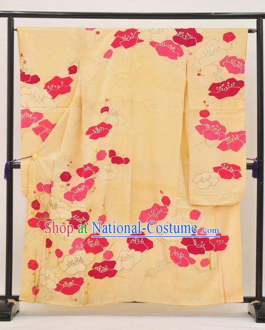 Japan Ancient Palace Female Yellow Furisode Kimonos Traditional Yukata Dress Formal Costume for Women