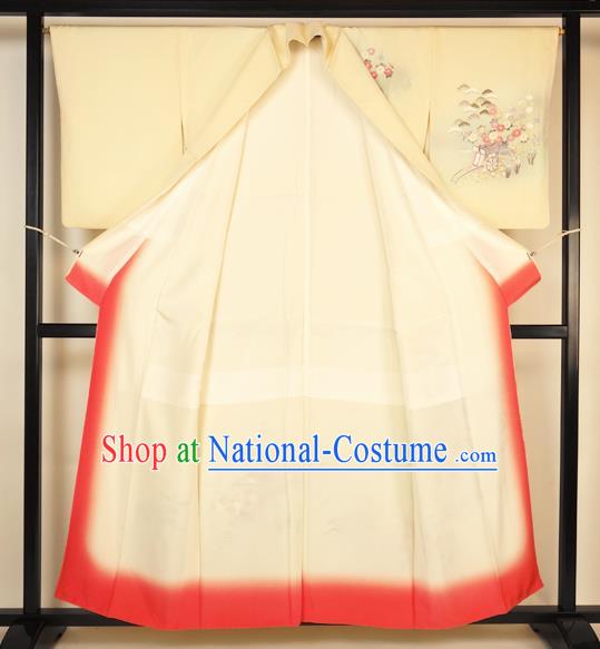 Japan Ancient Palace Female Light Yellow Furisode Kimonos Traditional Yukata Dress Formal Costume for Women