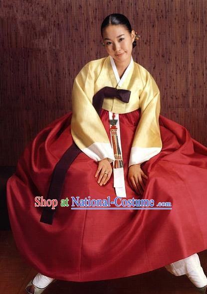 Korean Traditional Palace Clothing Hanbok Fashion Apparel Yellow Blouse and Wine Red Dress for Women