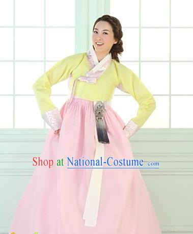 Korean Traditional Palace Garment Hanbok Fashion Apparel Costume Bride Yellow Blouse and Pink Dress for Women