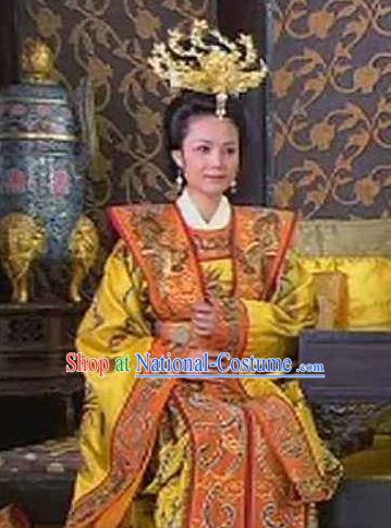 Ancient Chinese Ming Dynasty Founding Empress Ma of Zhu Yuanzhang Embroidered Replica Costume for Women