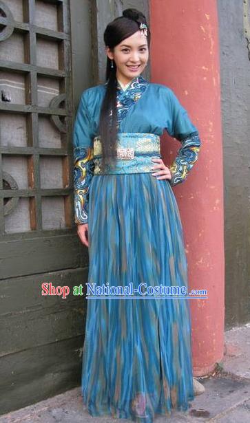 Chinese Ancient Song Dynasty Princess Embroidered Dress Swordswoman Replica Costume for Women