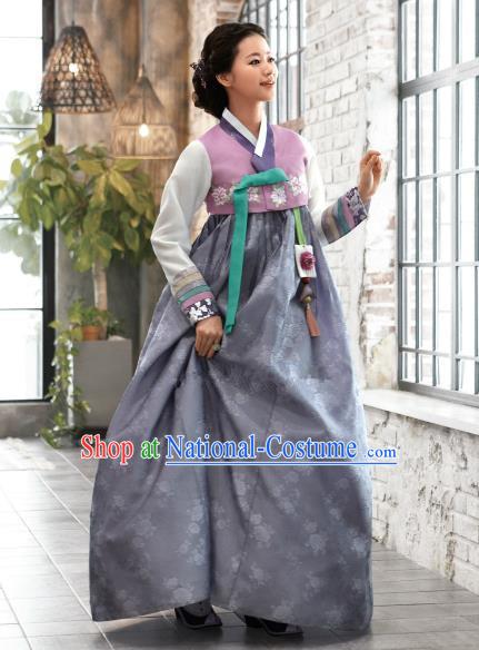 Korean Traditional Bride Hanbok Pink Blouse and Grey Embroidered Dress Ancient Formal Occasions Fashion Apparel Costumes for Women