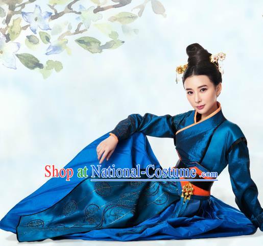 Ancient Chinese Ming Dynasty Heroine Embroidered Blue Dress Swordswoman Replica Costume for Women