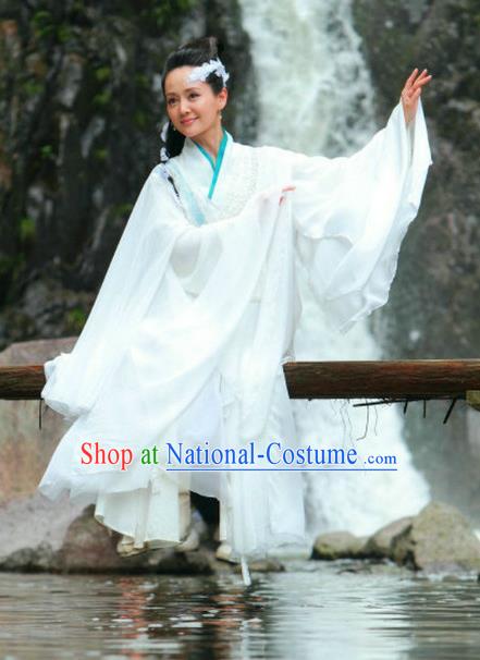 Ancient Chinese Song Dynasty Swordswoman White Dress Chivalrous Woman Fairy Embroidered Replica Costume