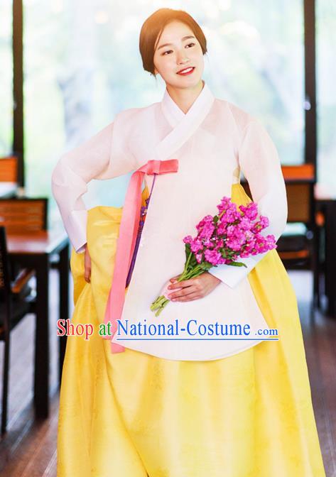 Korean Traditional Bride Tang Garment Hanbok Formal Occasions White Blouse and Yellow Dress Ancient Costumes for Women