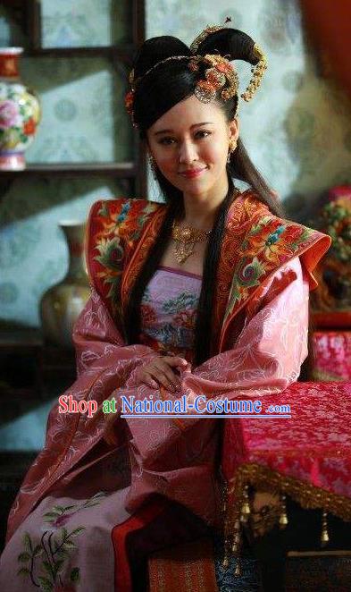 Chinese Ancient Ming Dynasty Princess Dress Embroidered Replica Costume for Women