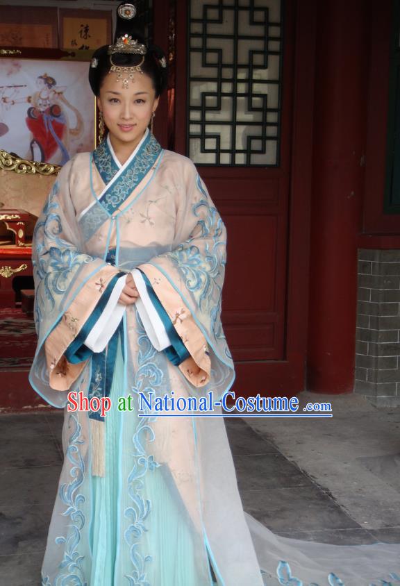 Chinese Traditional Tang Dynasty Princess Embroidered Dress Palace Replica Costume for Women