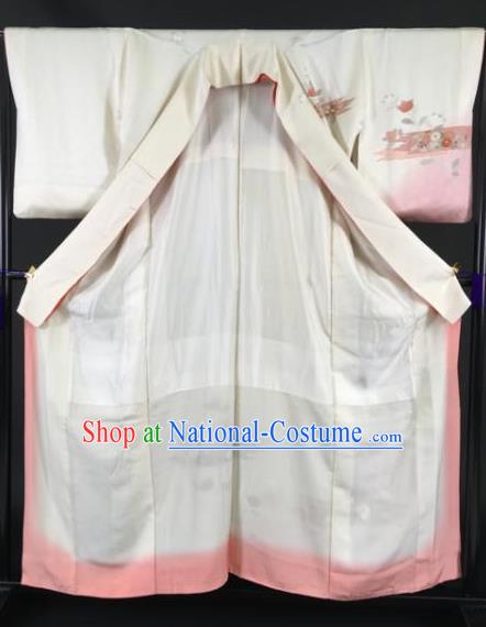 Japan Traditional Kimonos Beige Silk Furisode Kimono Ancient Yukata Dress Formal Costume for Women