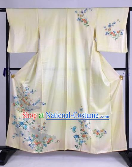 Japan Traditional Kimono Yellow Silk Furisode Kimono Ancient Yukata Dress Formal Costume for Women