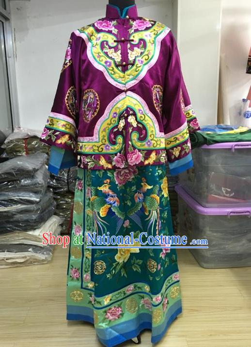 China Traditional Qing Dynasty Gentlewoman Embroidered Dress Costume for Women