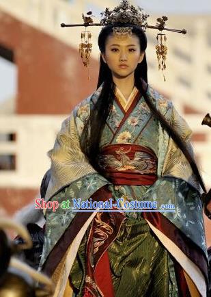 Chinese Ancient Princess Hanfu Han Dynasty Embroidered Costume and Headpiece Complete Set for Women